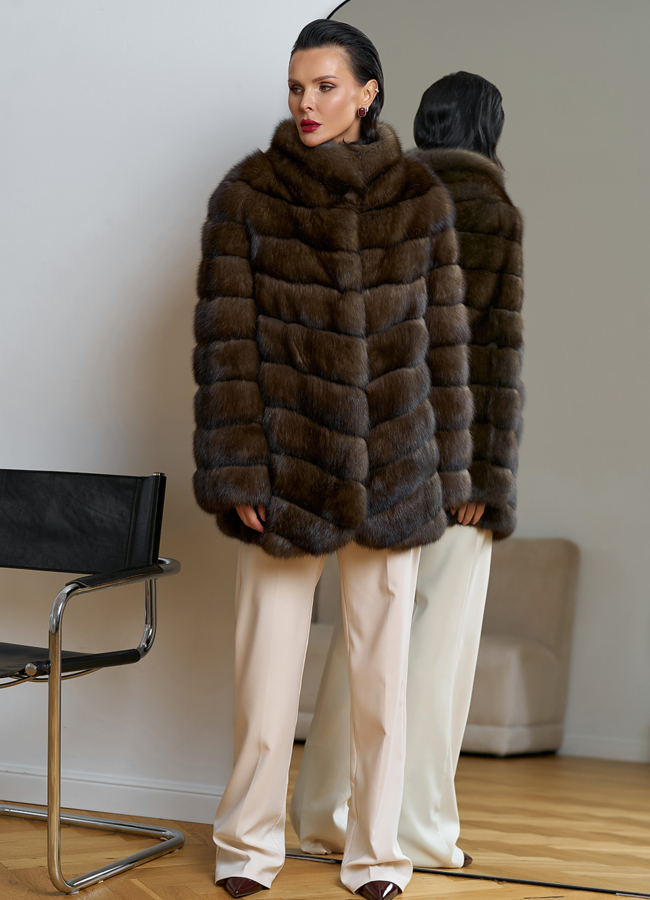 Женская шуба из соболя с воротником стойкой модель № 31773 в кредит