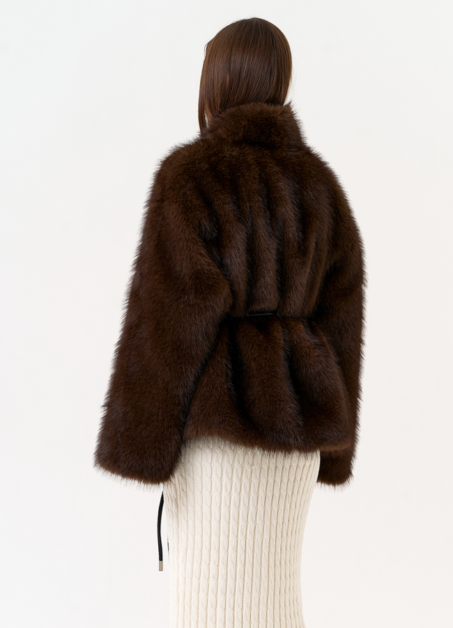 фото Женская шуба из эко меха с поясом модель № 31501