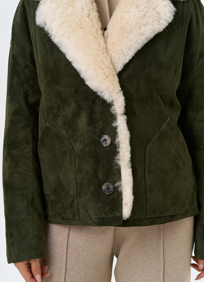 Пуховик из натуральной замши с английским воротником модель № 31565 универмаг малина