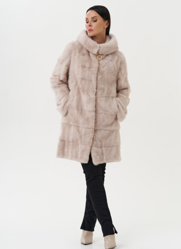 Светлая норковая шуба с капюшоном