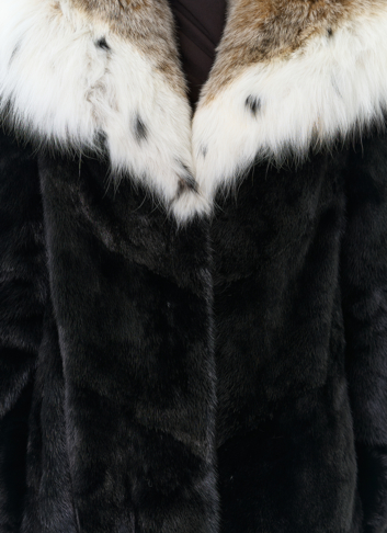 Норковая шуба черного цвета с рысью