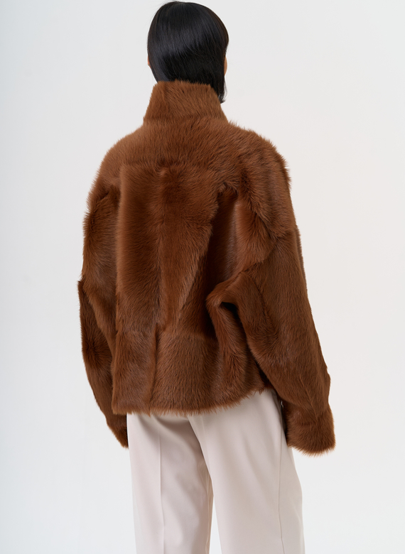 Яркая натуральная дубленка