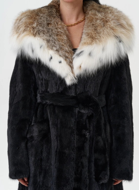 Норковая шуба с капюшоном из меха рыси