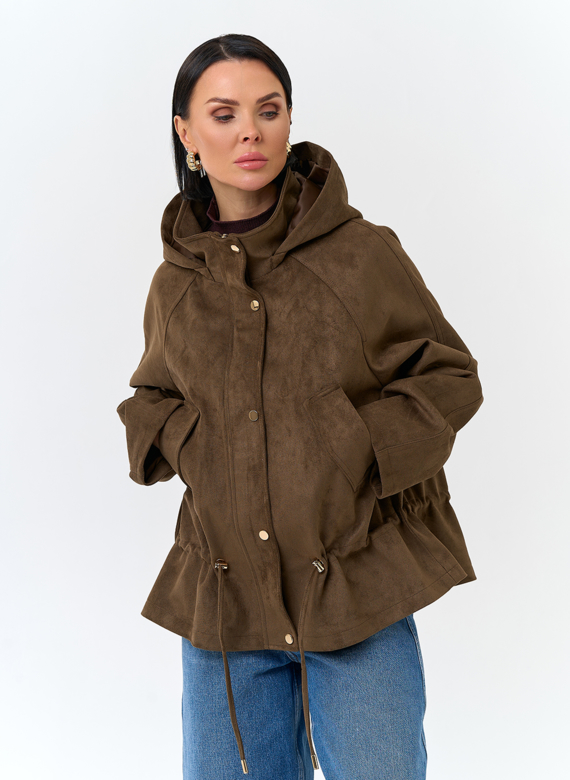 Женская утепленная куртка из эко замши с капюшоном
