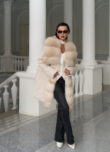 Женское зимнее полупальто с кожаным поясом