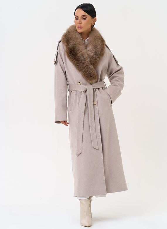 Утепленное женское пальто с английским воротником из меха фроста