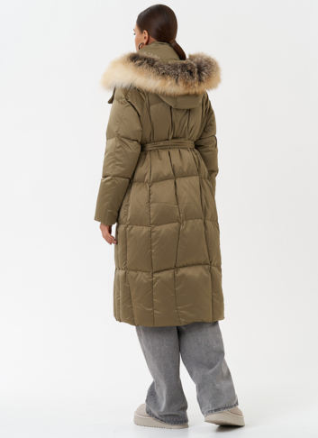 Пуховик с капюшоном из меха лисы