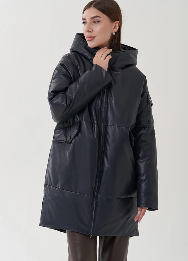Женский пуховик синего цвета из эко кожи модель № 25332 в кредит