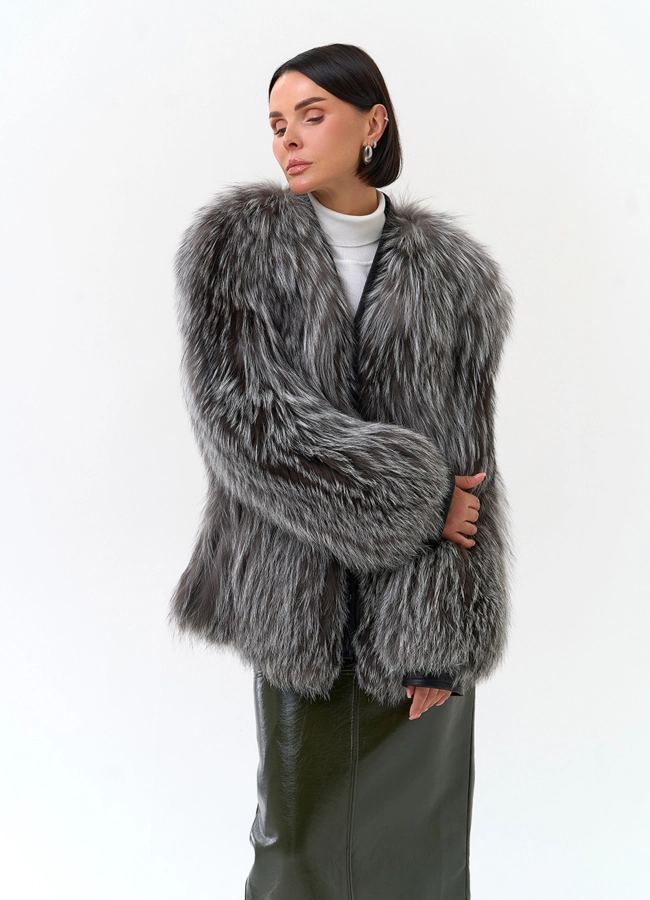 Женская шуба из меха чернобурой лисы модель № 34160 универмаг малина фото