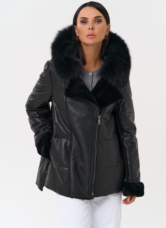 Короткий пуховик из натуральной кожи с капюшоном