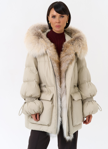 Женский пуховик с капюшоном из меха лисы
