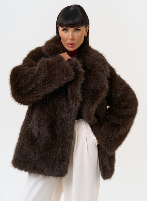 Женская шуба из эко меха с английским воротником