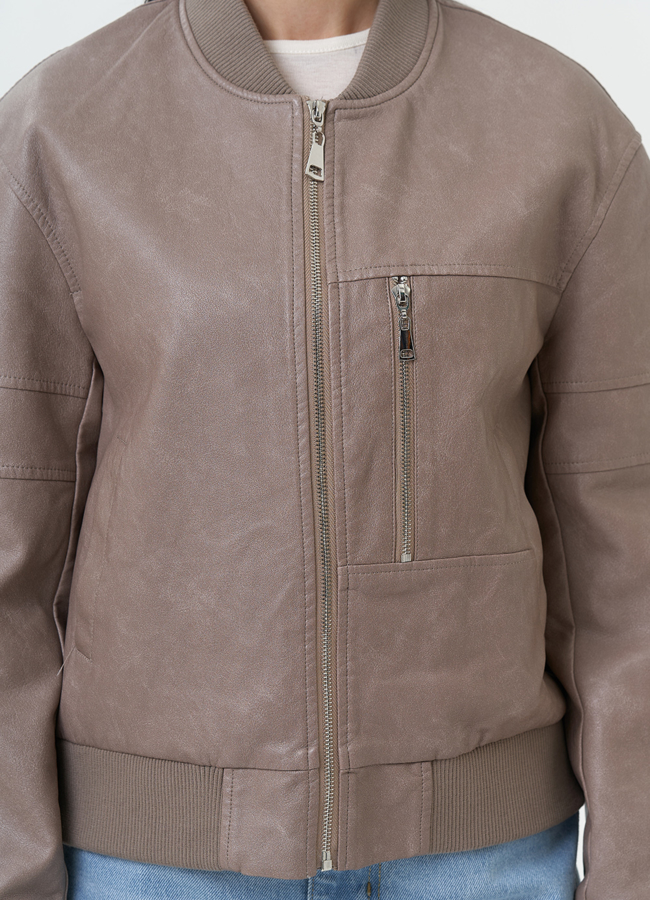 Куртка бомбер из эко кожи бежевого цвета модель № 30300 универмаг малина