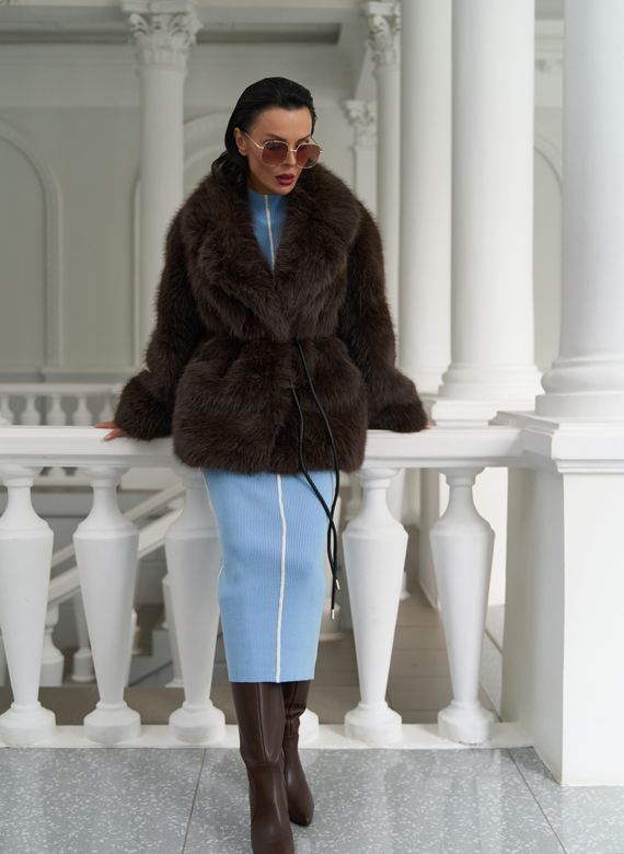Женская шуба из эко меха с английским воротником