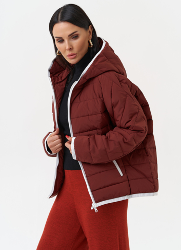 Женская утепленная куртка в бордовом цвете