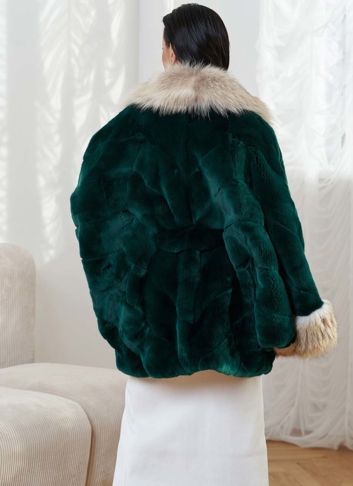 Шуба из кролика с отделкой из меха койота