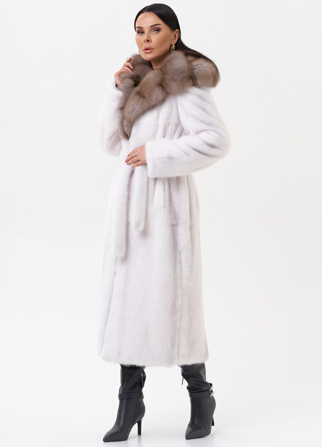 Белая шуба из норки с куницей модель № 29531 универмаг малина